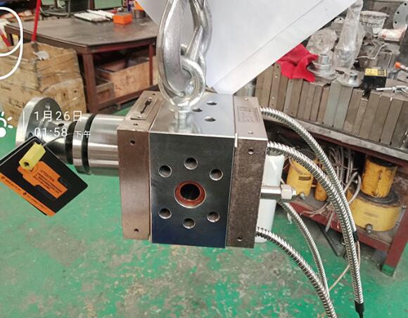 melt pump for extruder