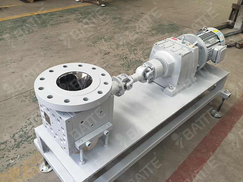 reactor melt discharge pump