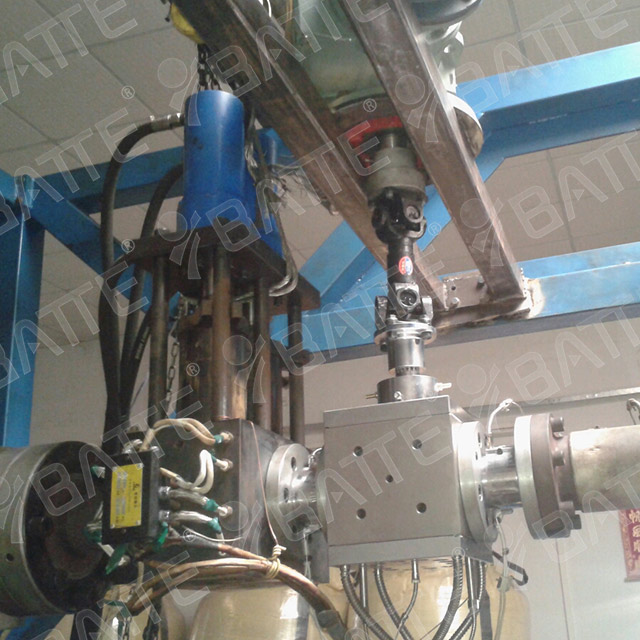 hot melt gear pumps in extruder