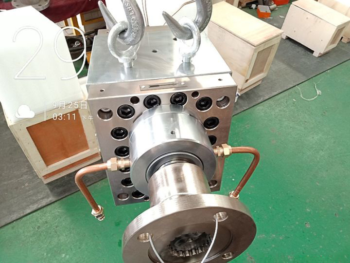 melt pump for extrusion