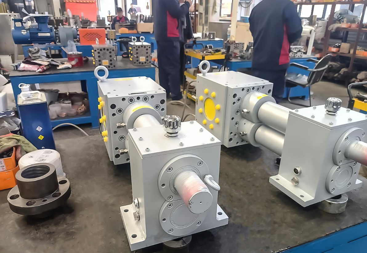 melt pump in extruder