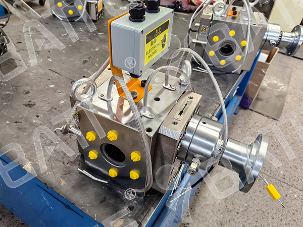 PC and PMMA melt pump